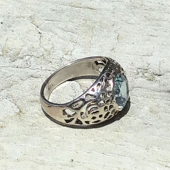 Ring, Blue Topaz and Sterling Silver Ring, size 8, Handmade, Artisan - Picture 4 of 8